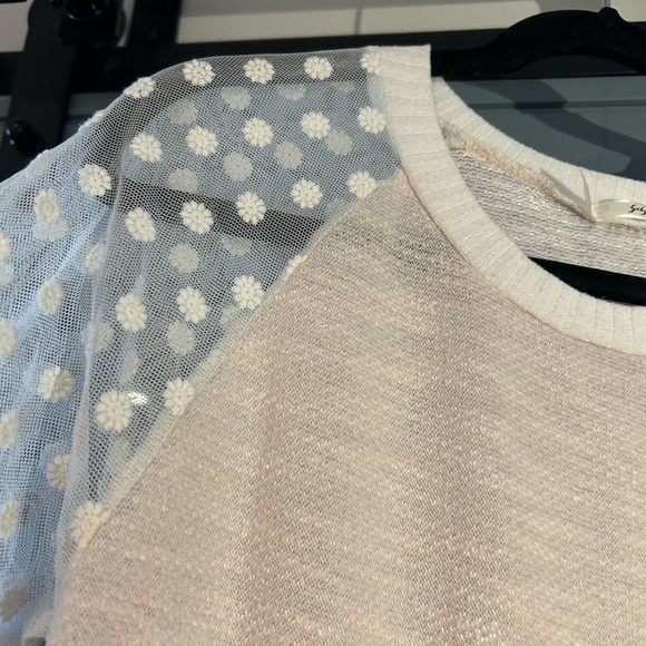 Anthropologie top with daisy detail sleeves - Picture 3 of 3